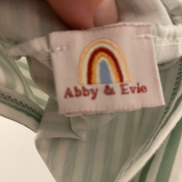 Abby & Evie baby boy sage stripe romper with Easter bunny on pocket 12 months - Picture 6 of 6